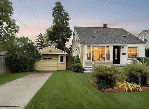 318 Devillen Ave Photo 1