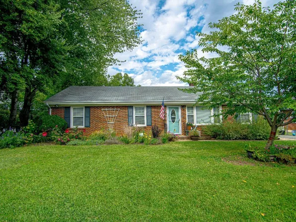 157 Triple Oak Cir, Madison Heights, VA 24572