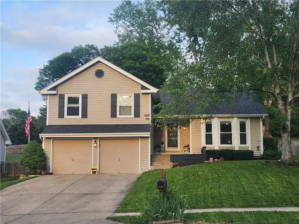 1599 Ridgeway Dr, Liberty, MO 64068