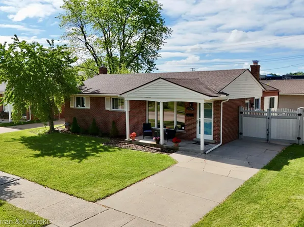 31103 Roycroft St, Livonia, MI 48154
