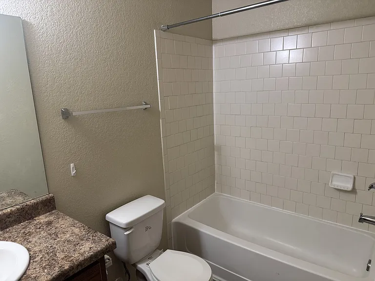 3050 S Todd Ave — Photo 7