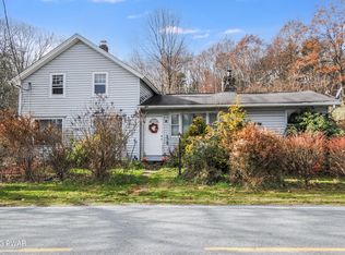 71 Hoadleys Rd, Hawley, PA 18428