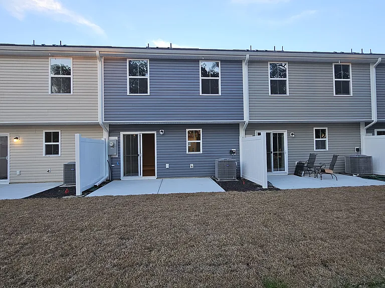 2032 Lewis Creek Cir NE — Photo 10