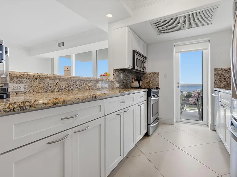 2715 N Ocean Blvd #10C — Photo 7