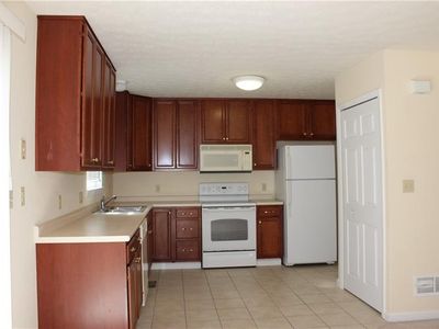 3019 Ironwood Cir, Jeannette, PA, 15644