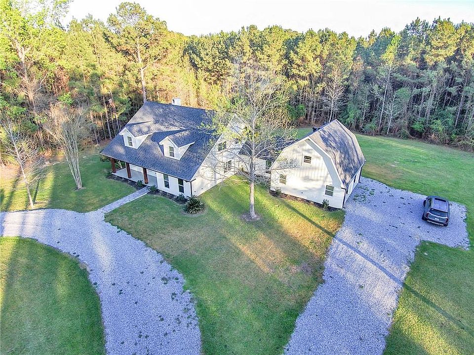1st image of 114 Hollow Hill Rd
