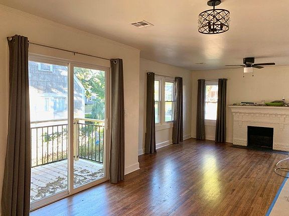 3rd image of 1320 S New Haven Ave