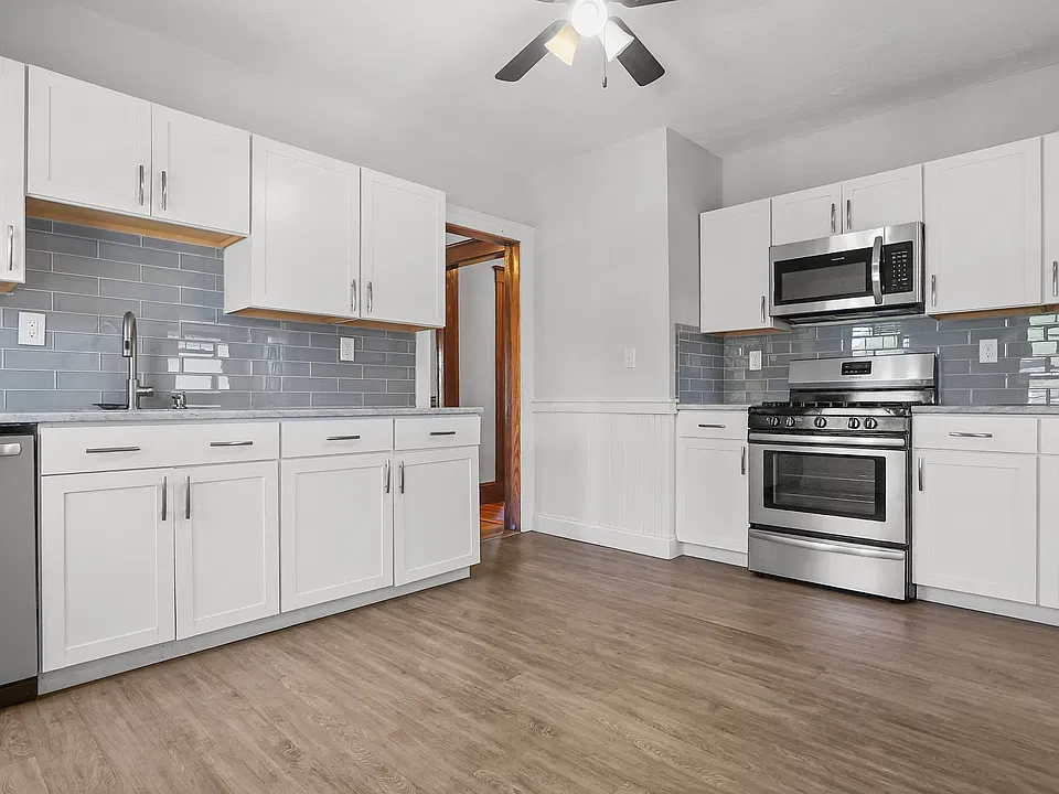 137 Milton St #2