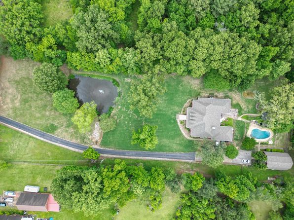 4250 Oak Rd, Bartlett, TN 38135