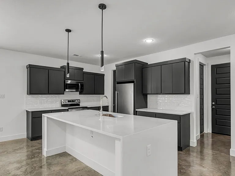 3011 Alpha Wolf Ct — Photo 4