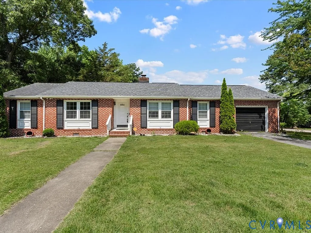 604 Smithfield Ave photo 1