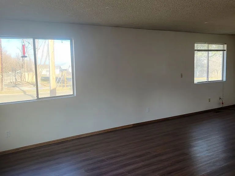 1004-1010 C Ave — Photo 2