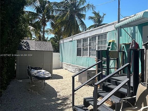 5th image of 234 Camelot Dr