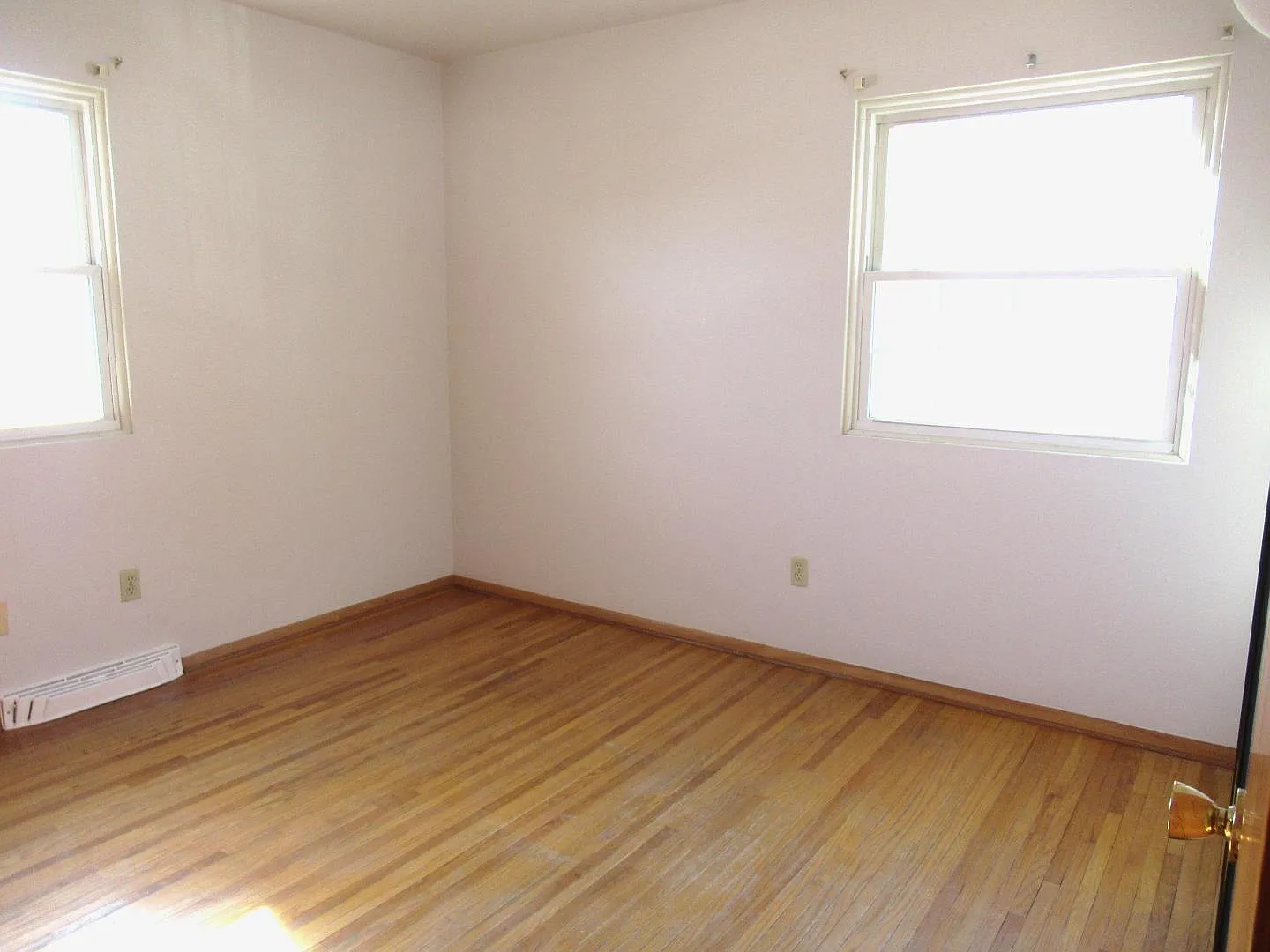 1625 Baltimore St — Photo 4