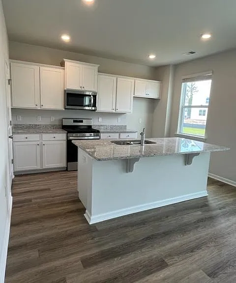 228 Sanctuary Dr — Photo 2