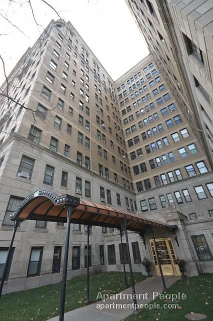 1st image of 3520 N Lake Shore Dr APT 3L