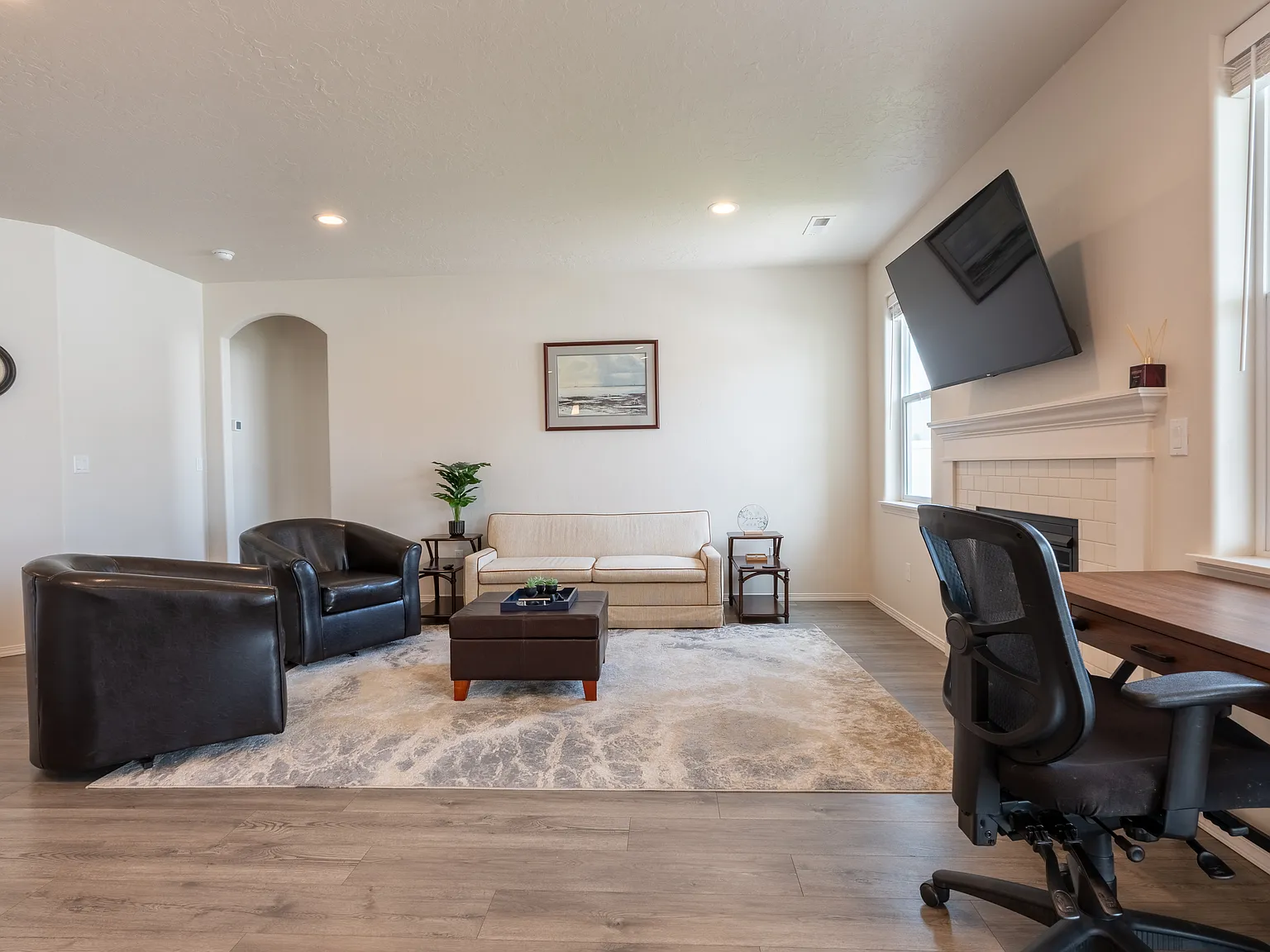 3 bed, 1571 sqft, $3,750 — Photo 2