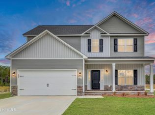 841 Cooke Dr, Hubert, NC 28539