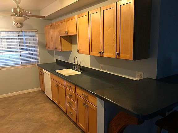 2nd image of 1365 Hanover Ln