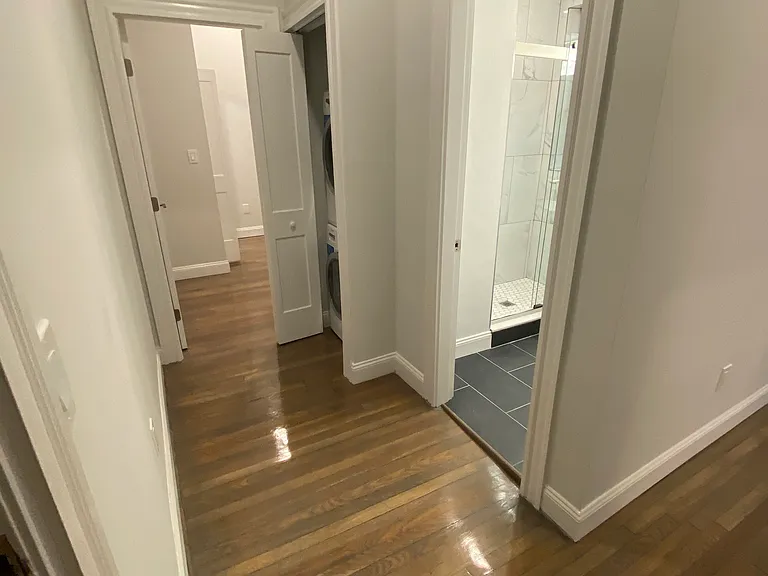 102 Queensberry St #12 — Photo 3