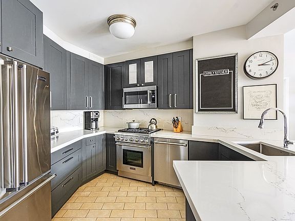 5th image of 272 W 107th St APT 12B