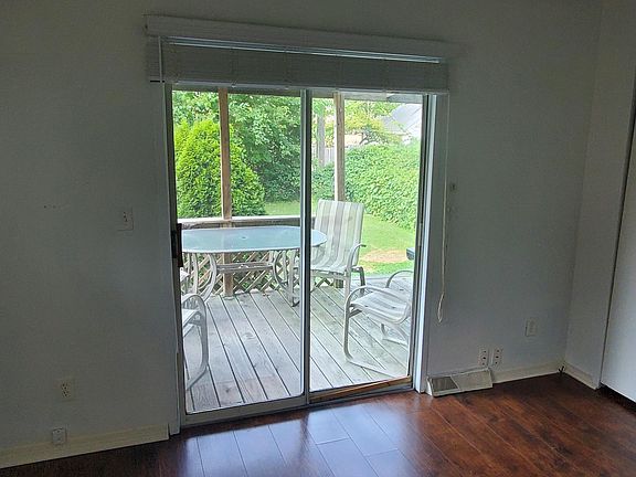 5th image of 609 E Saratoga Ave