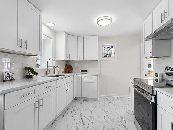 4th image of 1401 Meadowbrook BOULEVARD