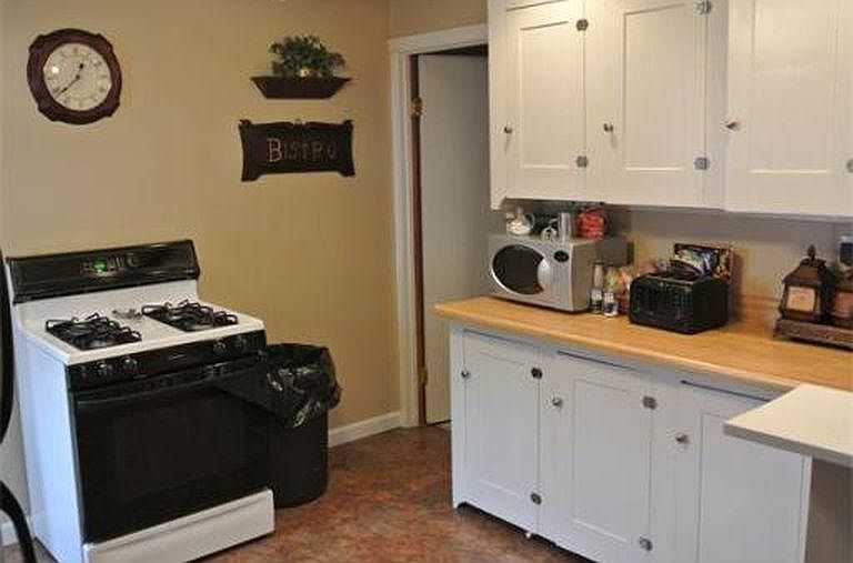 2nd image of 36 Flagg St