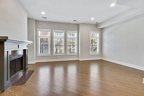 4th image of 2735 N Wayne Ave #3