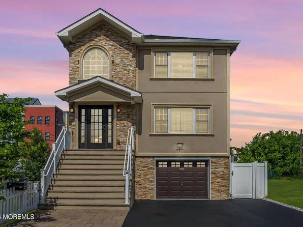 30 Seabreeze Way, Keansburg, NJ 07734