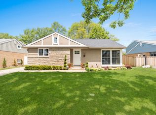 7442 Churchill St, Morton Grove, IL