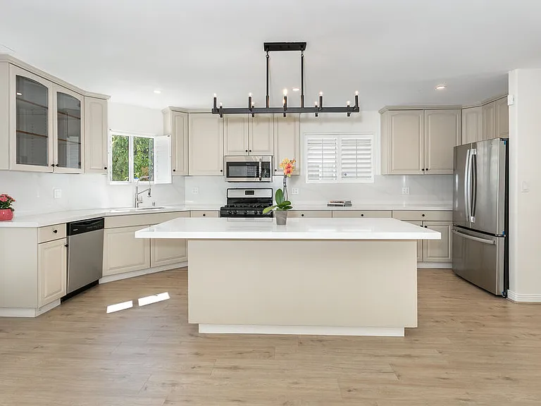 2914 Castle Heights Ave — Photo 5