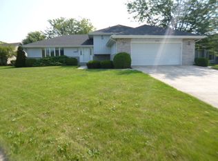 15521 S Creekside Dr, Plainfield, IL 60544
