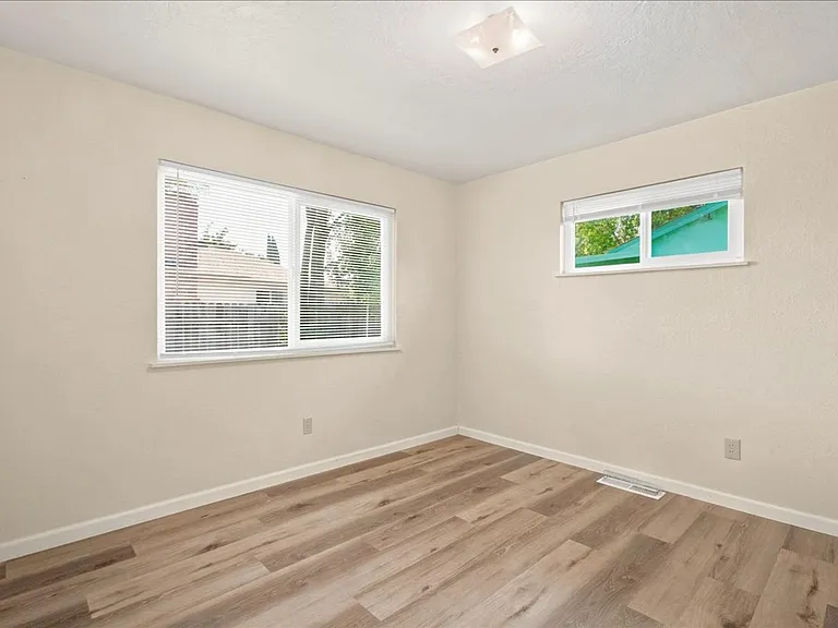 5121 Earls Ct — Photo 10