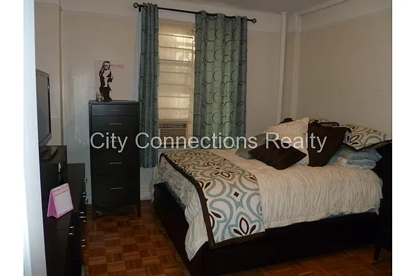 Rented by City Connections Realty | media 8