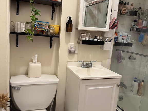 4th image of 530 W 50th St APT 3A