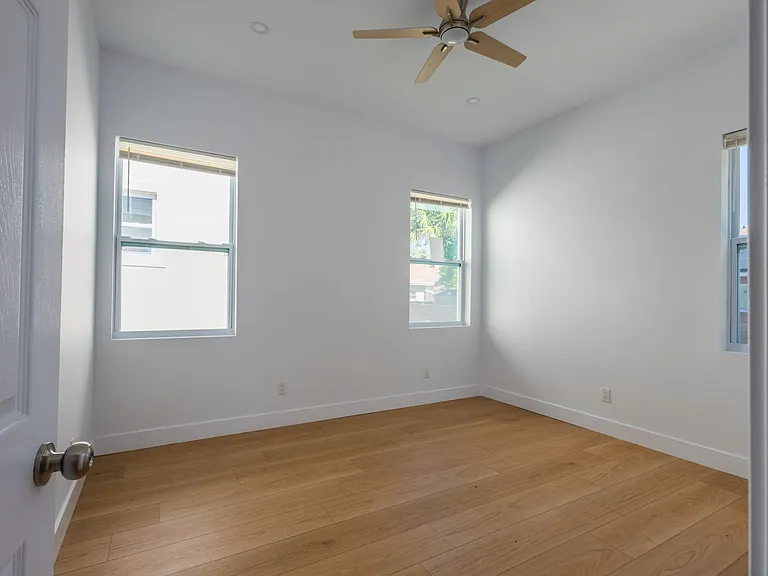 2401 10th Ave S #1 — Photo 13