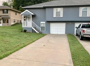 108 Cora Dr #A, Weston, MO 64098
