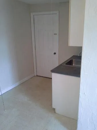 130 Central St #4