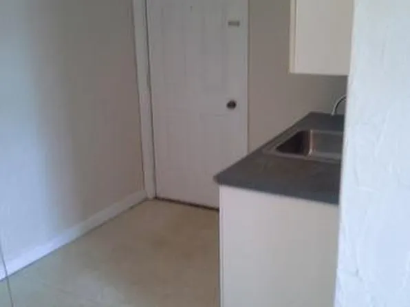 130 Central St APT 4, Hudson, MA 01749