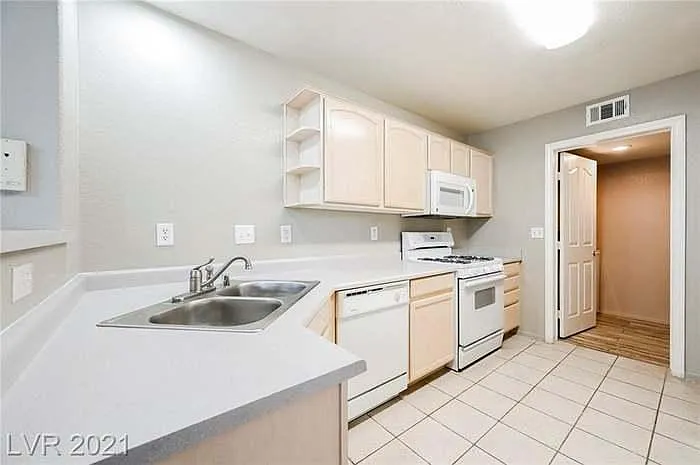 508 Escoto Pl — Photo 8