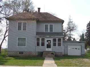 320 S Main St, Leland, IL 60531