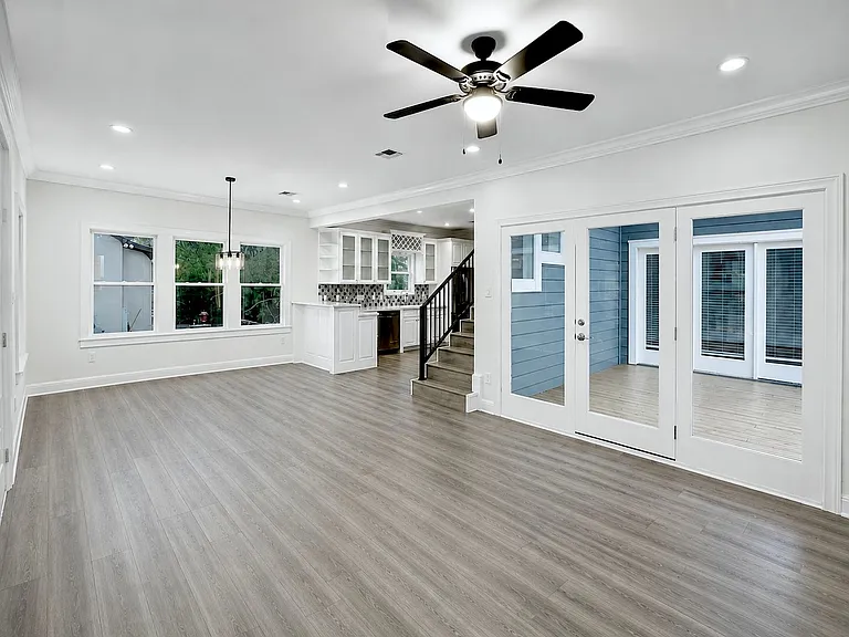 804 E Dean Keeton St — Photo 9