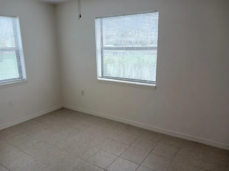 221 Cardinal Dr #B — Photo 5