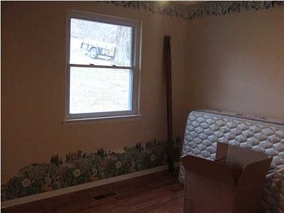 5th image of 307 Yorkshire Ln