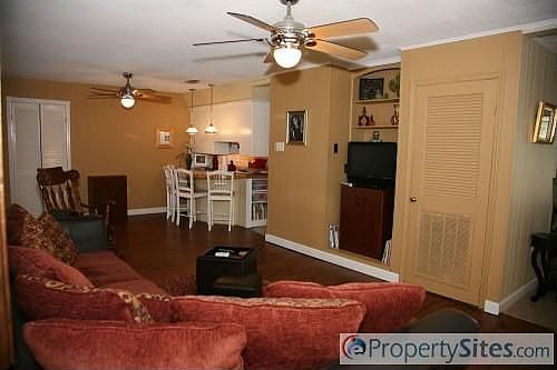 3rd image of 203 S Moss Dr