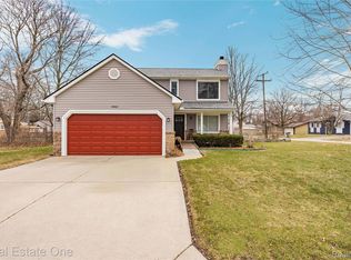 1065 Round Lake Rd, White Lake, MI