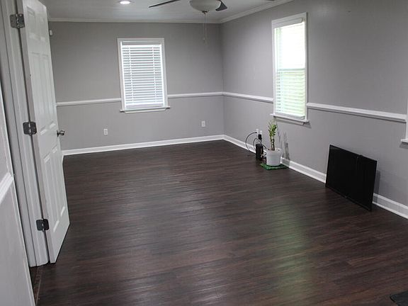 3rd image of 6428 Fairmount Rd