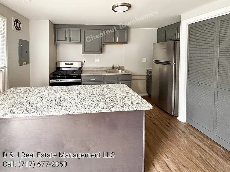 3205-3255 Chestnut St — Photo 5