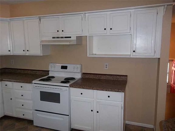 4th image of 9943 Maurine Dr